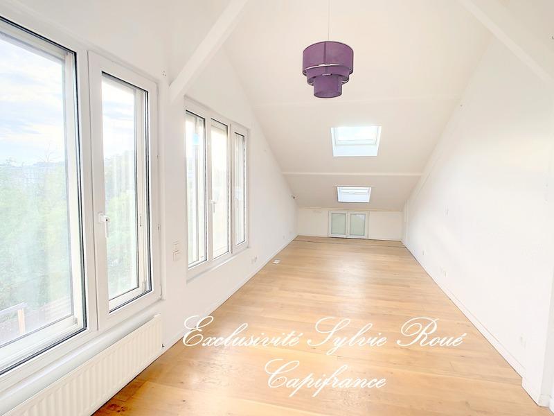 Loft - 135 m² - 4 pièces