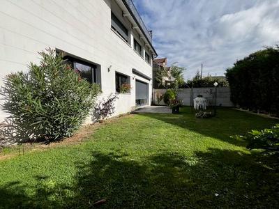 Maison - 106 m² - 4 pièces