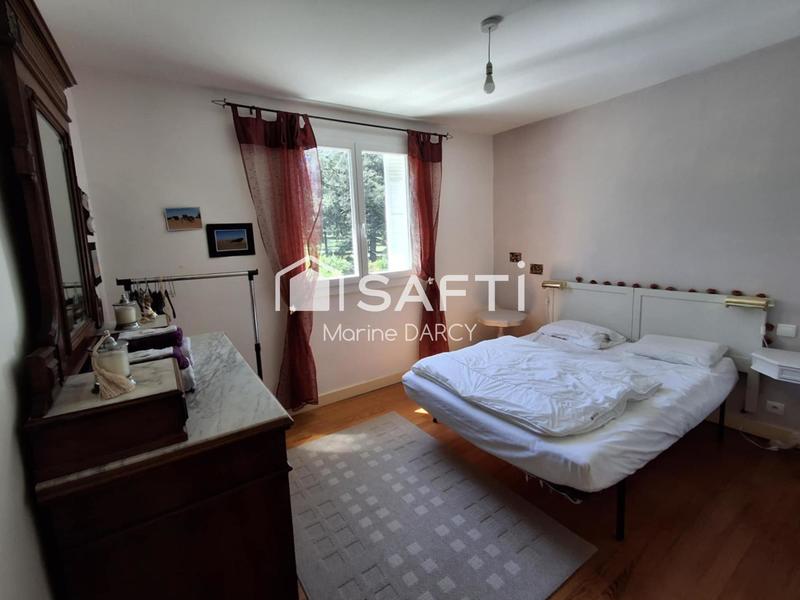 Maison - 219 m² - 6 pièces