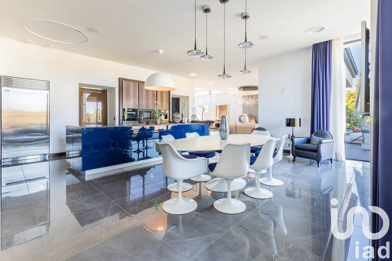 Maison de maîtres - 650 m² - 10 pièces