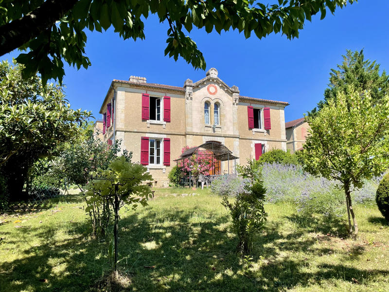 Maison de village - 193 m² - 9 pièces