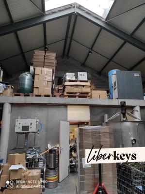 Local commercial - 681 m² - 4 pièces