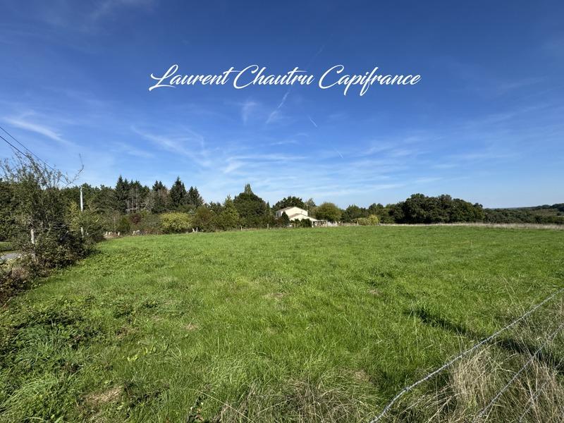 Terrain constructible - 2 744 m²
