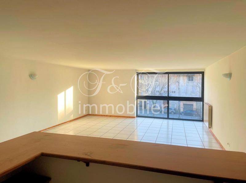 Studio - 57 m² - 1 pièce