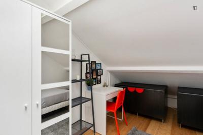 Chambre - 12 m² - 11 pièces