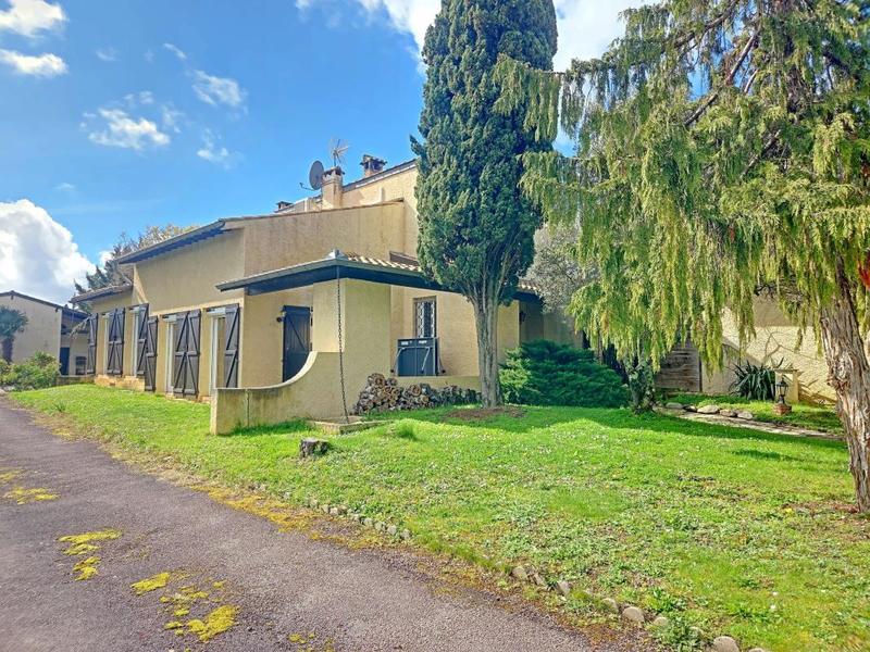 Maison - 198 m² - 5 pièces