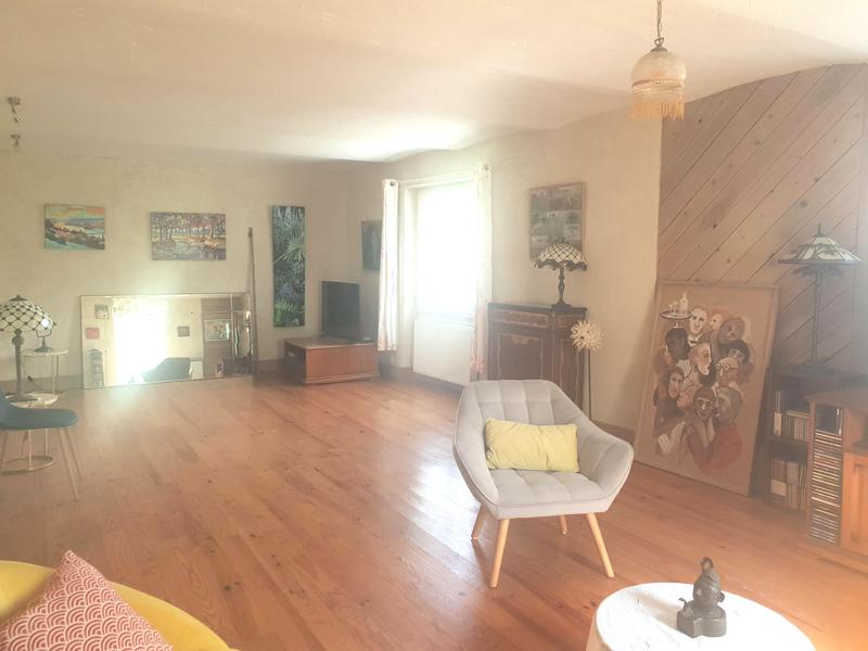 Maison - 203 m² - 7 pièces