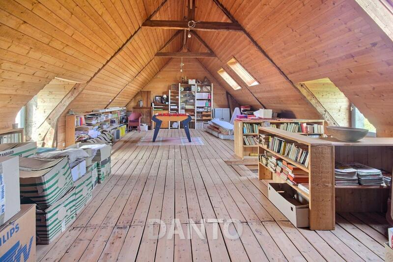 Maison - 238 m² - 7 pièces