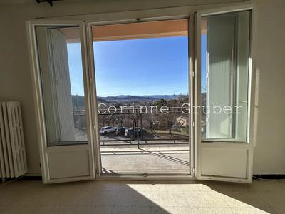 Appartement - 62 m² - 4 pièces