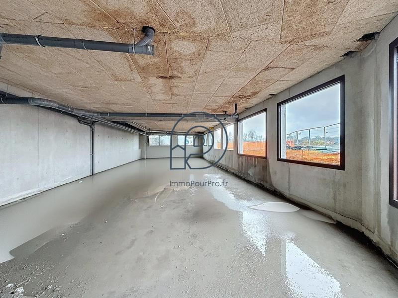 Local commercial - 384 m²