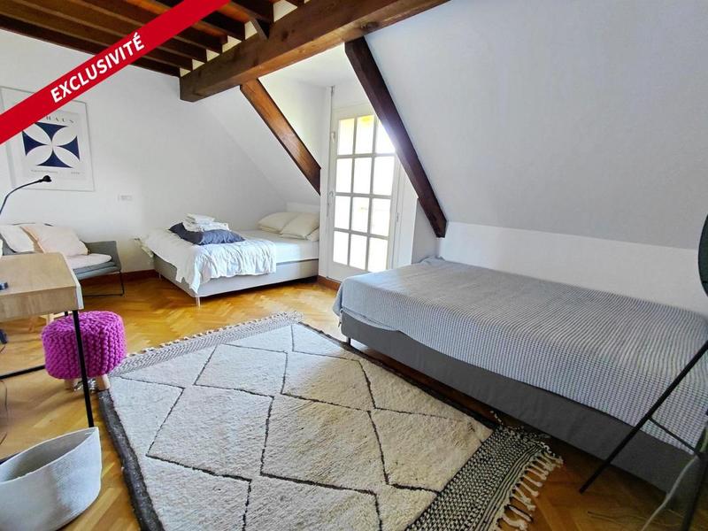 Maison - 260 m² - 8 pièces