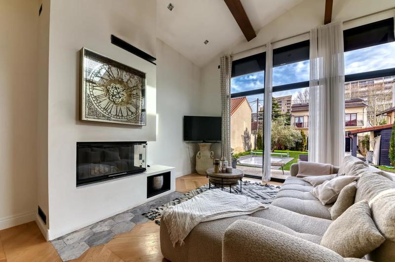 Maison - 140 m² - 5 pièces