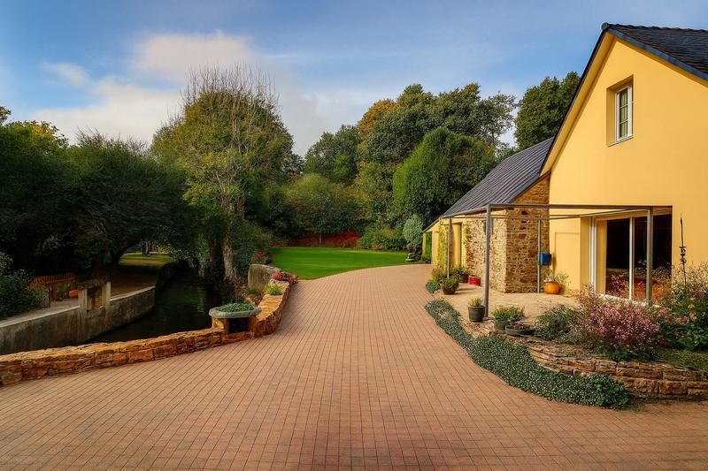 Maison - 210 m² - 8 pièces