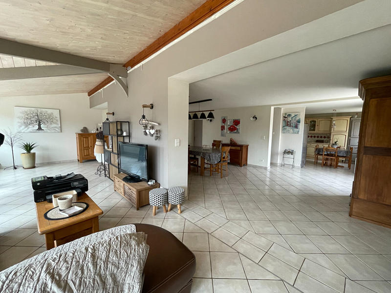 Maison - 259 m² - 9 pièces