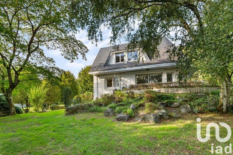 Maison - 204 m² - 8 pièces