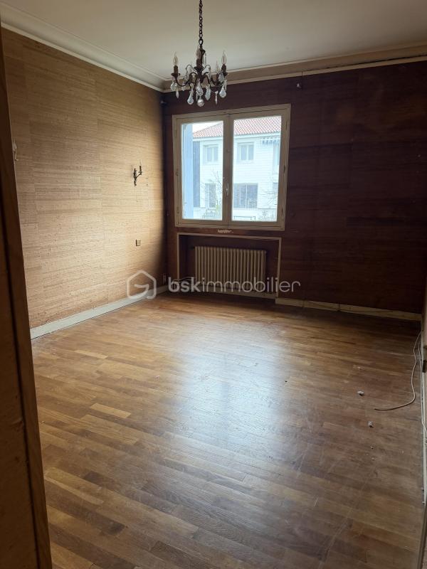 Maison - 194 m² - 9 pièces