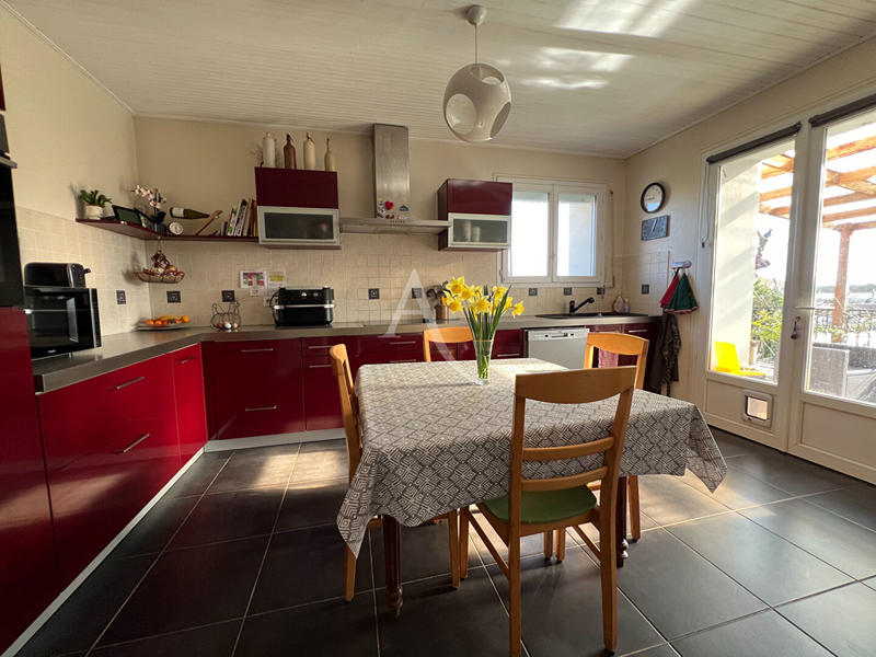 Maison - 207 m² - 7 pièces