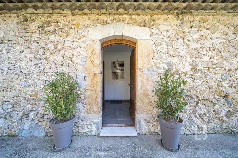 Mas - 220 m² - 6 pièces