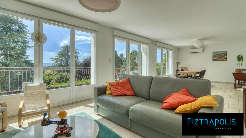 Maison - 220 m² - 9 pièces