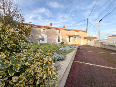 Maison - 147 m² - 6 pièces