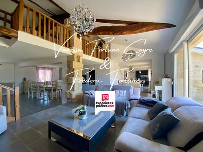 Maison - 212 m² - 5 pièces