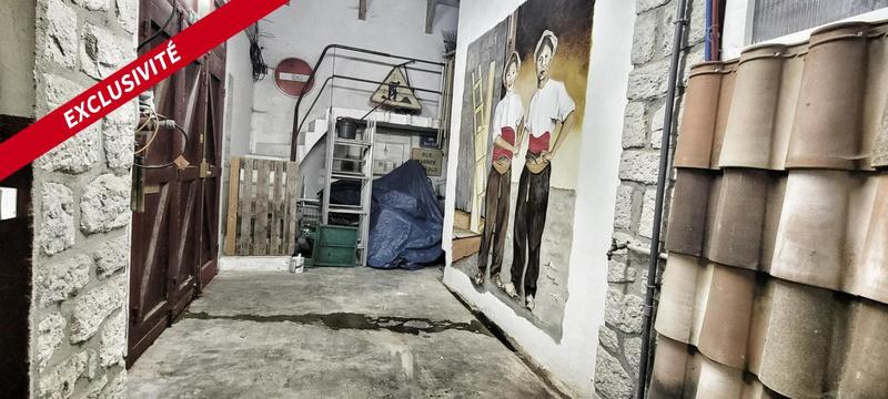 Local commercial - 1 100 m² - 6 pièces