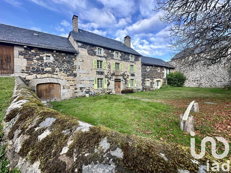 Maison - 270 m² - 11 pièces