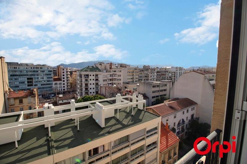 Penthouse - 90 m² - 3 pièces