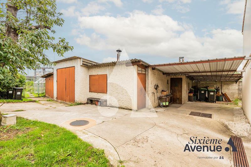 Maison - 92 m² - 5 pièces