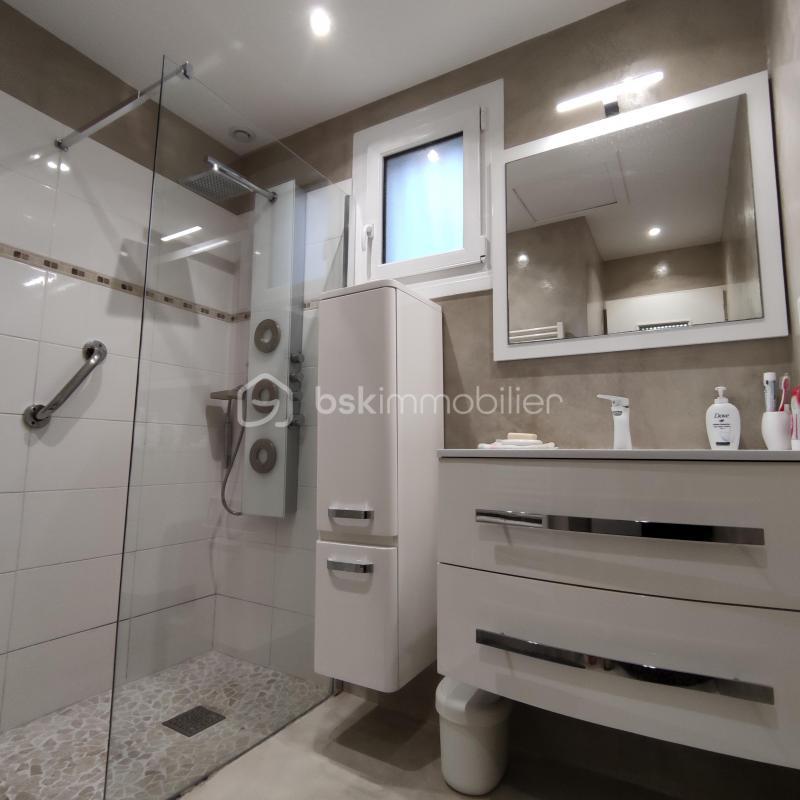 Maison traditionnelle - 90 m² - 4 pièces