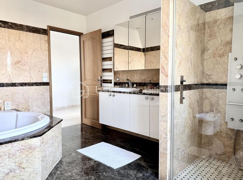 Villa - 180 m² - 5 pièces