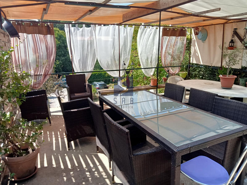 Maison - 210 m² - 9 pièces