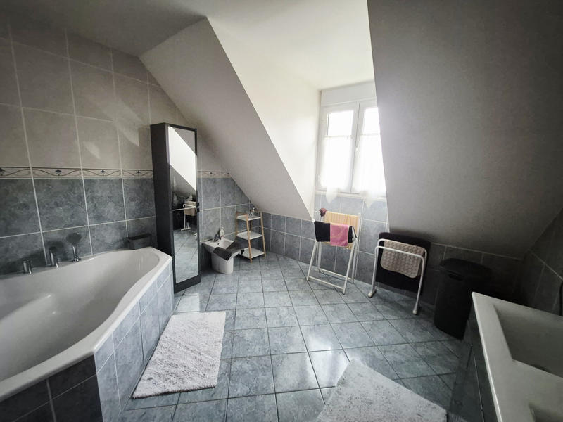 Maison - 198 m² - 6 pièces