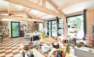 Maison - 220 m² - 7 pièces