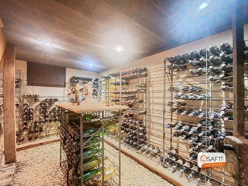 Maison - 180 m² - 7 pièces