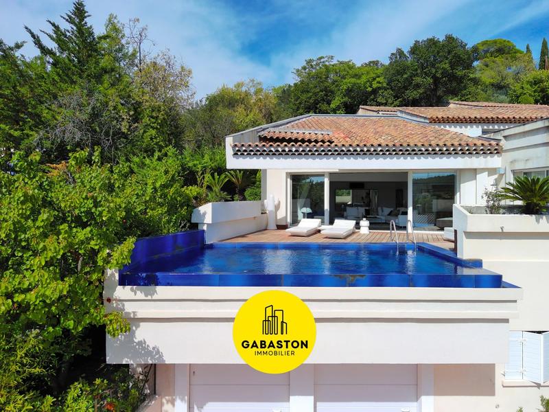 Villa - 247 m² - 5 pièces