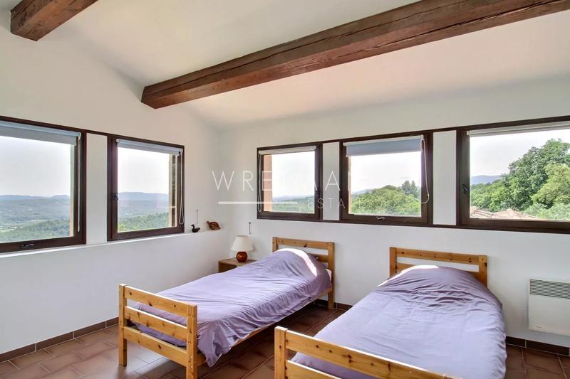 Villa - 201 m² - 6 pièces