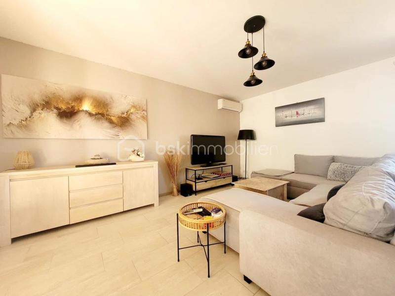 Maison traditionnelle - 190 m² - 9 pièces