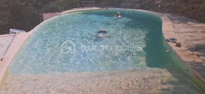 Maison traditionnelle - 169 m² - 6 pièces