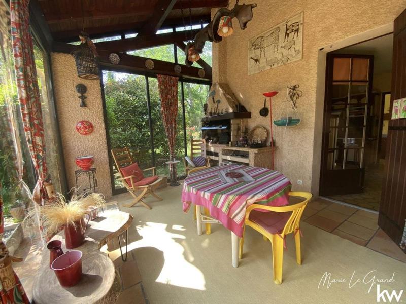 Maison - 201 m² - 7 pièces