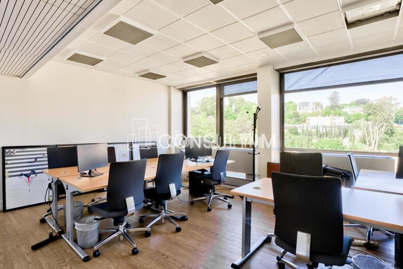 Bureau - 137 m²