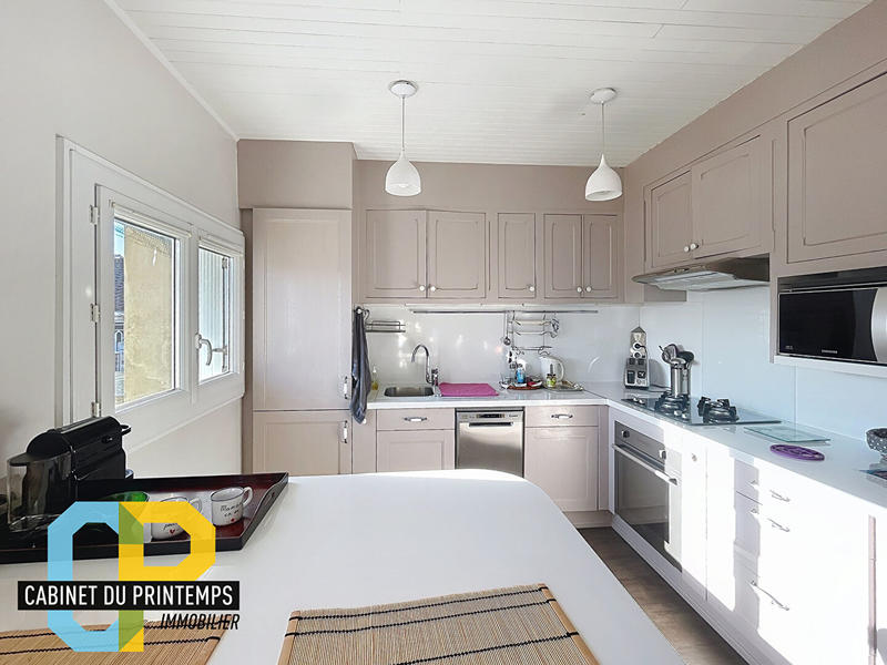 Maison - 254 m² - 12 pièces