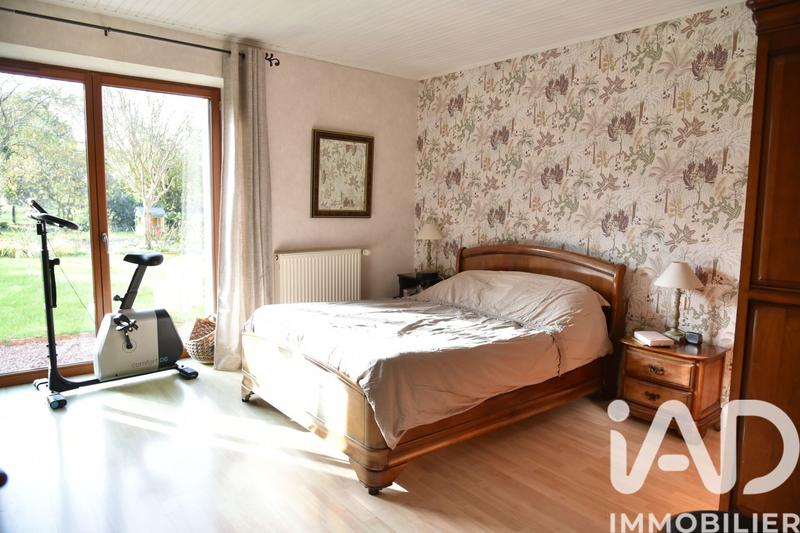 Maison - 277 m² - 9 pièces