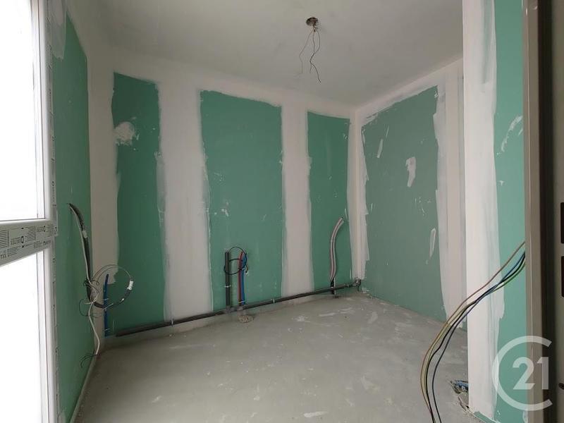 Maison - 230 m² - 9 pièces