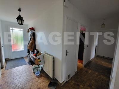 Maison traditionnelle - 90 m² - 4 pièces