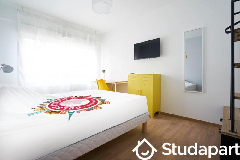 Chambre - 13 m² - 1 pièce