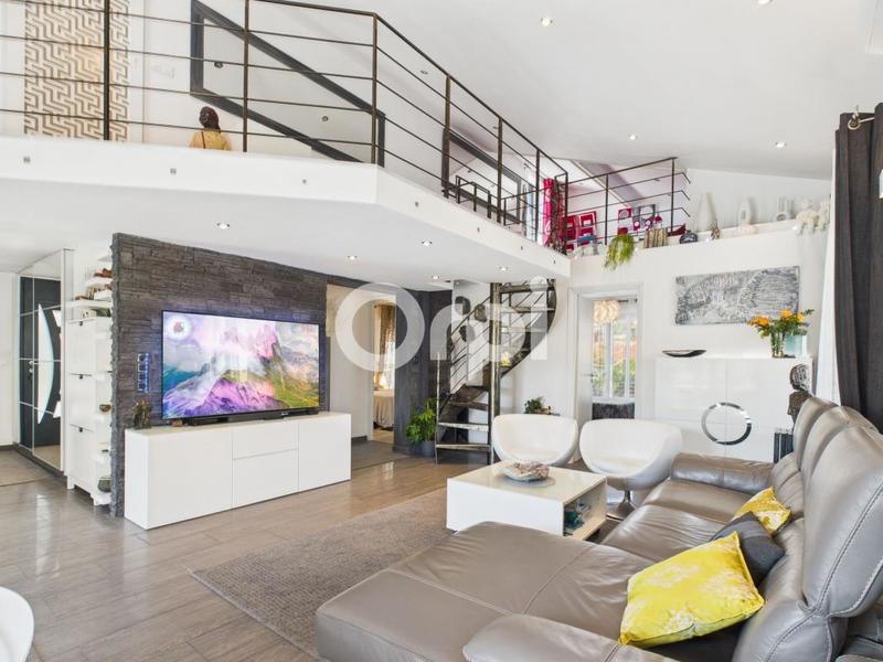 Maison - 260 m² - 6 pièces