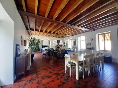 Maison - 566 m² - 15 pièces