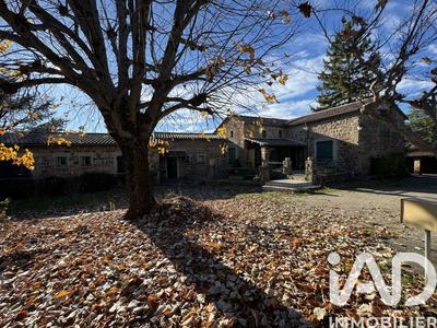 Maison - 292 m² - 10 pièces