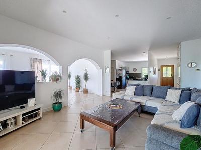 Maison - 180 m² - 8 pièces